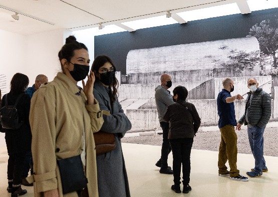 שיח גלריה בתערוכה רכטר: מוזיאון בעיר קטנה במזרח התיכון